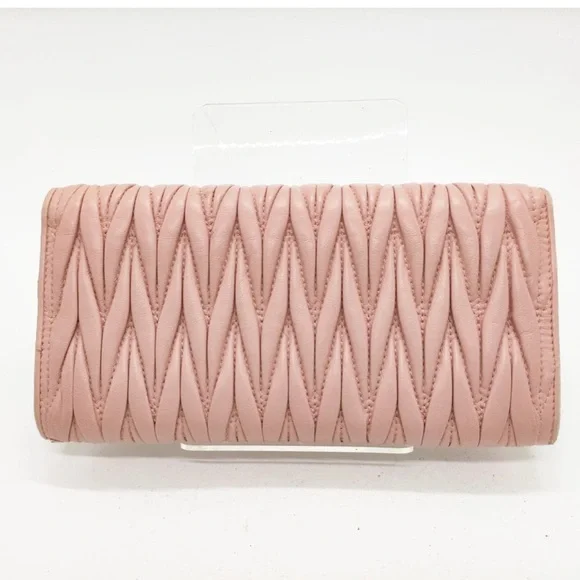 Miu Miu Pink Quilted Clutch with Silver Hardware - Picture 2 of 8
